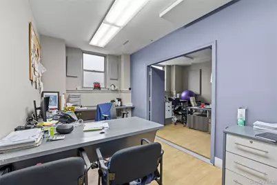 7150 Parsons Boulevard #1001, Flushing, NY 11367 - Photo 5