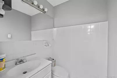 7150 Parsons Boulevard #1002, Flushing, NY 11367 - Photo 3