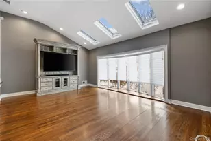 7 Rita Ln, Plainview, NY 11803 - Photo 3