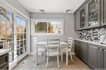 7 Rita Lane, Plainview, NY 11803 - Photo 11