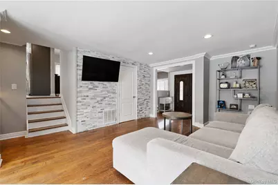 7 Rita Lane, Plainview, NY 11803 - Photo 15