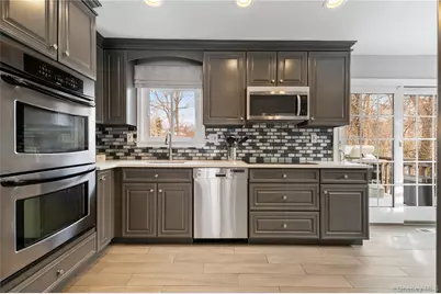 7 Rita Lane, Plainview, NY 11803 - Photo 9