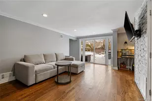 7 Rita Ln, Plainview, NY 11803 - Photo 13