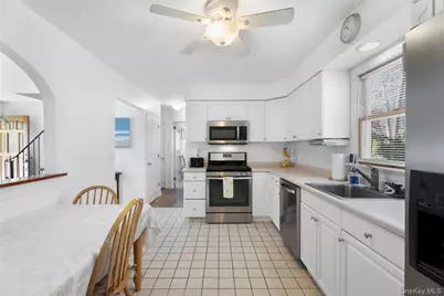 27 Summit Boulevard, Westhampton, NY 11977 - Photo 7