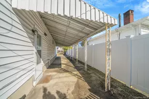 23 Pearsall Pl, Deer Park, NY 11729 - Photo 39