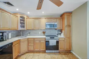 23 Pearsall Pl, Deer Park, NY 11729 - Photo 13