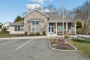 223 Kettles Ln, Medford, NY 11763 - Photo 37