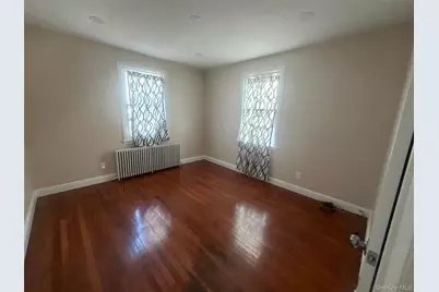 73 Willoughby Avenue, Hicksville, NY 11801 - Photo 3