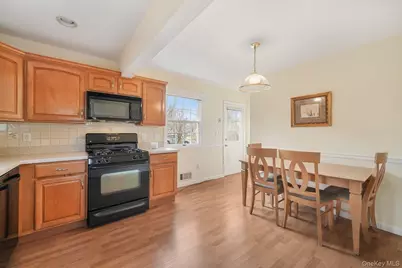 54 Douglas Court, Pearl River, NY 10965 - Photo 7