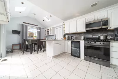 86-34 Francis Lewis Boulevard, Hollis, NY 11432 - Photo 11