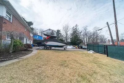 86-34 Francis Lewis Boulevard, Hollis, NY 11432 - Photo 5