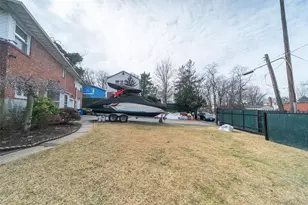 86-34 Francis Lewis Blvd, Holliswood, NY 11432 - Photo 5