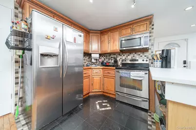 86-34 Francis Lewis Boulevard, Hollis, NY 11432 - Photo 27