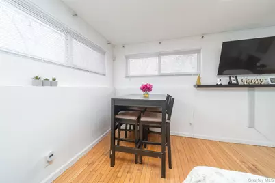 86-34 Francis Lewis Boulevard, Hollis, NY 11432 - Photo 31