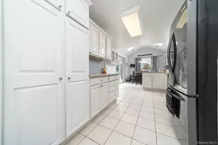 86-34 Francis Lewis Blvd, Holliswood, NY 11432 - Photo 15