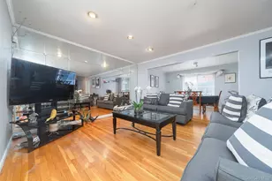 86-34 Francis Lewis Blvd, Holliswood, NY 11432 - Photo 7