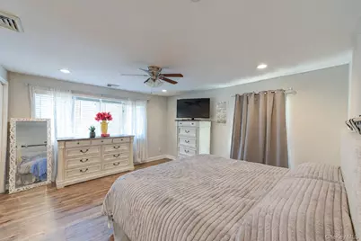 178 Spur Drive S, Bay Shore, NY 11706 - Photo 15