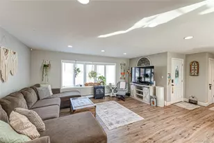 178 Spur Dr S, Bay Shore, NY 11706 - Photo 11