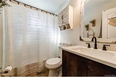 178 Spur Drive S, Bay Shore, NY 11706 - Photo 17