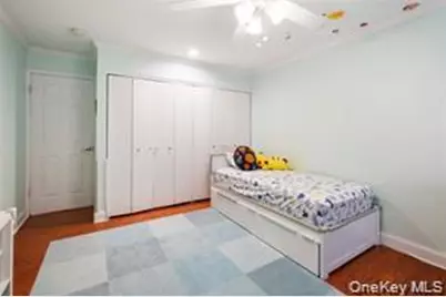 21 Canterbury Road #6, Great Neck, NY 11021 - Photo 25