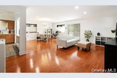 21 Canterbury Road #6, Great Neck, NY 11021 - Photo 3