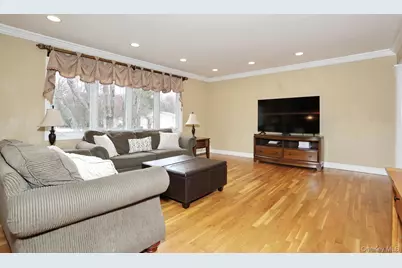 38 Westlyn Drive, Bardonia, NY 10954 - Photo 3