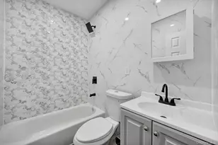 114-23 200th St, Saint Albans, NY 11412 - Photo 11