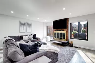 40 Cricket Club Dr, Roslyn, NY 11576 - Photo 9