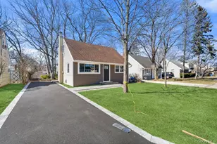 189 Trouville Rd, Copiague, NY 11726 - Photo 3