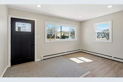 189 Trouville Road, Copiague, NY 11726 - Photo 5