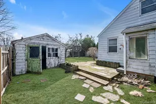 54 Garfield Pl, East Northport, NY 11731 - Photo 13