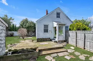 54 Garfield Pl, East Northport, NY 11731 - Photo 17