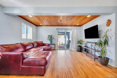 80 Parkway Boulevard, Ronkonkoma, NY 11779 - Photo 5