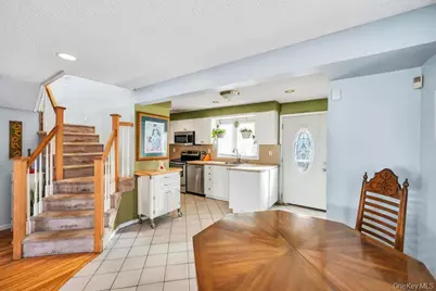 80 Parkway Boulevard, Ronkonkoma, NY 11779 - Photo 7