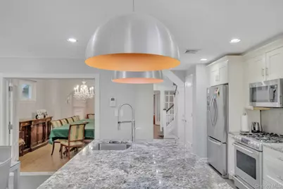 122-05 Metropolitan Avenue, Kew Gardens, NY 11415 - Photo 27