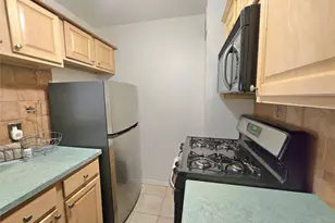 87-70 173 St, Jamaica, NY 11432 - Photo 7