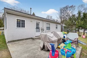 8 Van Wyck Dr, Poughkeepsie, NY 12601 - Photo 17