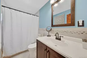 8 Van Wyck Dr, Poughkeepsie, NY 12601 - Photo 15