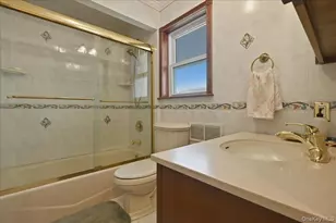 100 W Poplar Street W, Floral Park, NY 11001 - Photo 15
