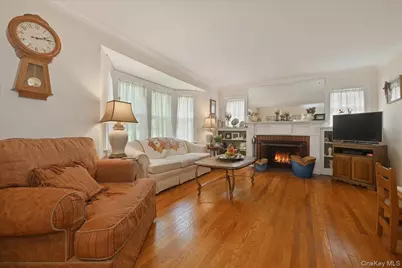 100 W Poplar Street W, Floral Park, NY 11001 - Photo 5