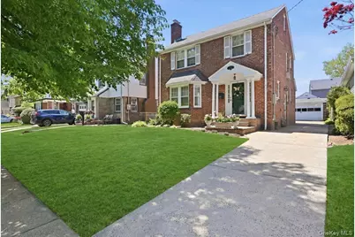 100 W Poplar Street W, Floral Park, NY 11001 - Photo 3