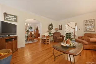 100 W Poplar Street W, Floral Park, NY 11001 - Photo 7