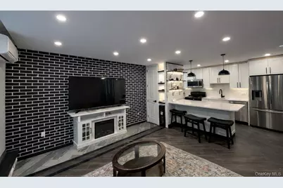 7252 Metropolitan Avenue #2C, Middle Village, NY 11379 - Photo 1