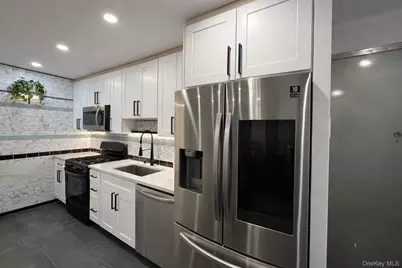 7252 Metropolitan Avenue #2C, Middle Village, NY 11379 - Photo 7