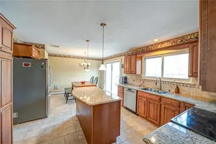 19 Tamara Ct, Melville, NY 11747 - Photo 7