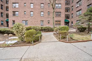 52-21 65th Pl, Maspeth, NY 11378 - Photo 7