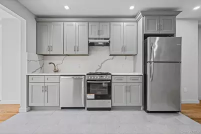 444 Graham Avenue #4L, Brooklyn, NY 11211 - Photo 3