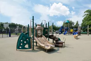 128 Cinnamon Ct, Melville, NY 11747 - Photo 25