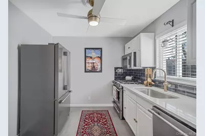 34 W Lakeland Street, Bay Shore, NY 11706 - Photo 13