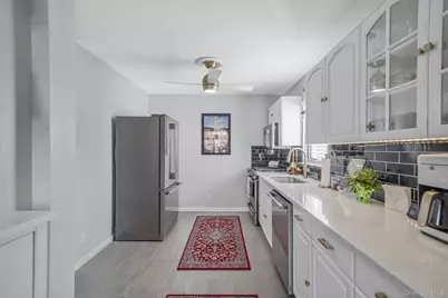 34 W Lakeland Street, Bay Shore, NY 11706 - Photo 15